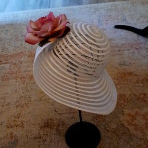 White spring hat.